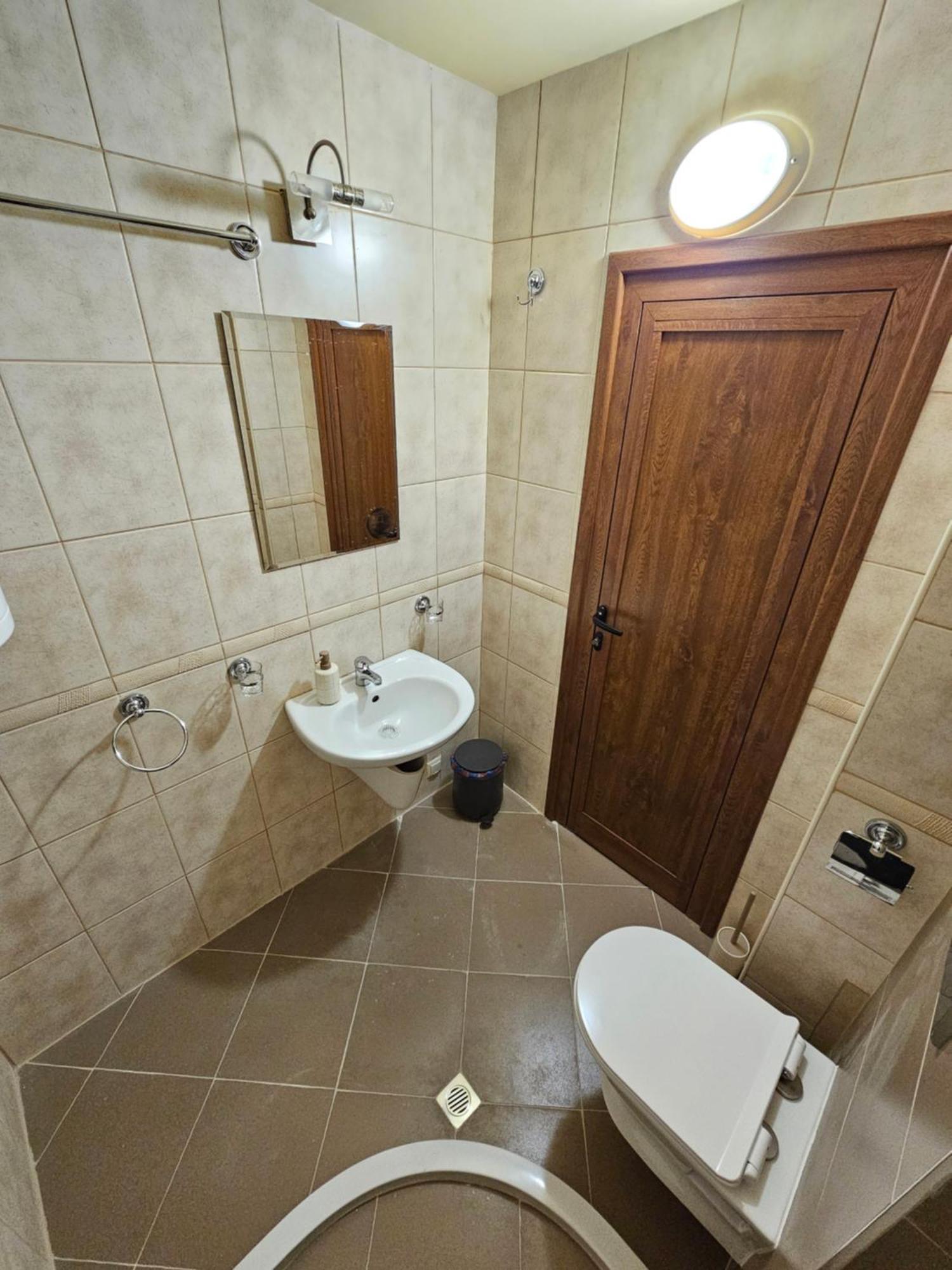 Apartment Stylish Getaway In Kosara Near Lift By Flat Mаnager *